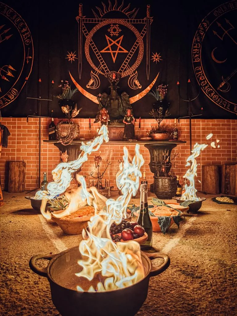 Altar da Cova com fogo ritual